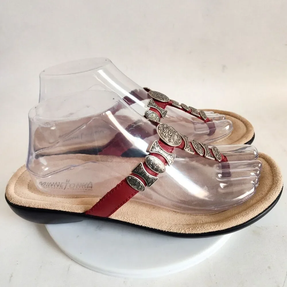 Minnetonka Thong Sandals Size 8 Red Suede Leather Silver Conchas Western Comfort